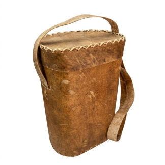 CARRIES THERMOS